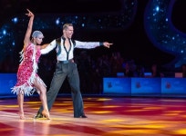 평범한 일상 속 화려한 변신! 저와 한 곡 추실래요?