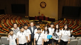 [M포토] 국회 찾은 진도지산中 학생들, “국민의견 듣는 국회 됐으면…”