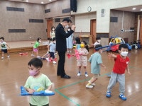 임태희 경기도교육감 당선인, 수원 큰나래유치원 방문
