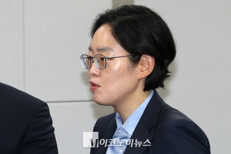 민주당, 윤석열 내란 혐의와 김건희 여사 특검법 발의