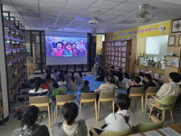 수원 우만1동 행정복지센터내 북카페로 영화보러 오세요