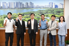 수원시 영통구, 생활체육 활성화 위해 영통구 축구연합회와 한 자리