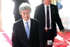 조희대 “청와대 재제청 공문만으론 취지 알기 어려워”...증인 선서 거부