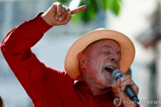 브라질 대선서 룰라 당선...보우소나루 상원의원 저지하고 통산 4선