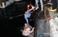 울릉 도동항 익수자 구조