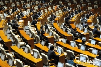 새누리당 의원만 등원한 19대 국회