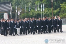 국립5.18민주묘지 들어서는 민주당 지도부