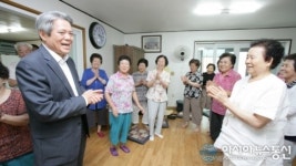 최대호 안양시장, 경로당 기초수급가정 찾아가 건강 당부