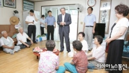 최대호 안양시장, 경로당 기초수급가정 방문