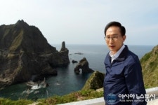 이 대통령 독도 방문…국내외 반응 냉담