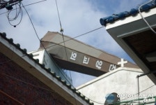 태풍 볼라벤에 쓰러진 교회 종탑