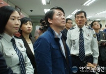 의정부에서 치안상황을 듣고 있는 안철수 후보