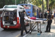 시내버스와 승용차 충돌로 운전자와 버스 승객 중경상