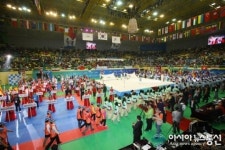 건강과 장수 힐링 메카 경주, 태권도에 물들다