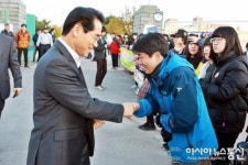 수능고사장 찾아 격려하는 임광원 울진군수