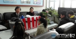 연봉초, 알뜰바자회 수익금으로 선물 마련