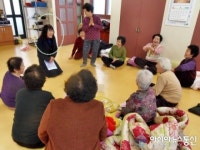김현숙 진해구 덕산동장, 노인당 위문활동 펼쳐