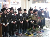 봉화군 서벽초,환갑 넘은 자순언니와 특별한 졸업식 가져