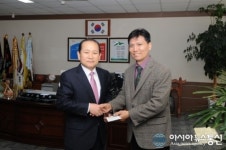 창녕 우리약국, 이웃돕기 성금 기탁