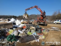 성주군, 마을별 공동집하장에 적재된 영농폐기물 집중 수거