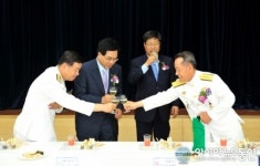 해군해양의료원 개원, 건배