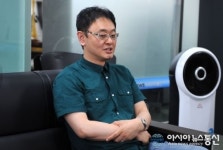 [아·통-권영찬 방송인 홍보대사 위촉]질의에 답하는 권영찬 방송인