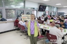과천시노인복지관 밤톨아리봉사단 ”드실만큼만 받읍시다”