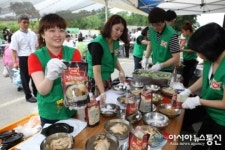 (주)하림, 이마트, 익산국악원, 행복나눔마켓 이용자와 사랑 나눠