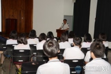 미래 경찰 꿈꾸는 학생들...진해경찰서 현장체험학습