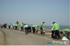 농어촌公 군산지사, 옥구저수지 환경정화 나서