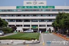 군포시, 시청 앞 보도육교 철거 추진