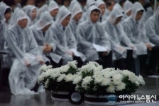 (주)에스피씨지에프에스 광동제약식품공장구내식당 | [최수부 회장 영결식] 애도하는 영결식 참가자들