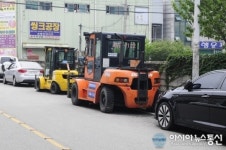 군포시, 건설 중장비 도로방치, 단속 없어
