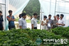 이정곤 경남도 친환경농업과장, 서상딸기육묘영농조합법인 방문