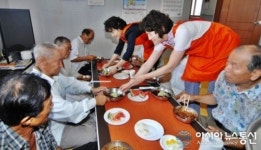 군위군 자원봉사센터, 매달 경로당 찾아 봉사 활동 펼쳐