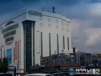 현대백화점 신촌점,  허가 낸 주차장 다른 용도로 사용해