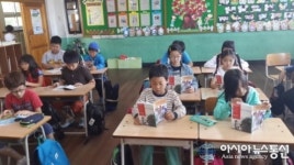 손길승 SK텔레콤 명예회장 모교(진주봉래초)에 도서 기부