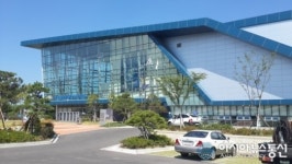 사천첨단항공 우주과학관 ”돈먹는 하마?”