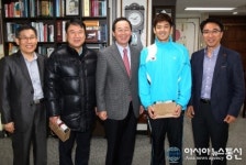 이득춘 감독-이용대 선수, 배드민턴 성지 전주발전 힘모아