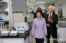 박 대통령, 한국과학기술원 방문