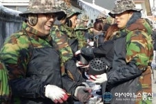 까만 사랑 천사, 화천 2군단 장병