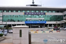 (단독) 철원군청 금반지 생일선물(?) 주고받기 왜?