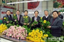 최원병 농협회장, 경남 화훼수출현장 찾아 격려