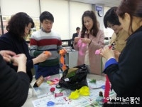 영도구청, 예쁜 티와 카네이션 만들어 어르신께 전달