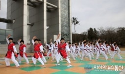 경주엑스포공원, 주말 명물 아리랑 태무