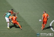(포토) [브라질월드컵] 도스 산토스, 선제골 순간