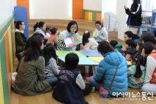 군산 늘푸른도서관 토요 영어스토리텔링 프로그램 운영