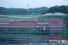 가평군 신축 다목적 체육관 일부 붕괴