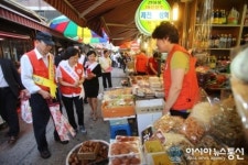 강남구, 영동전통시장서 추석맞이 장보기 실시