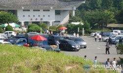 추석 천자원 찾은 성묘객 발걸음 분주